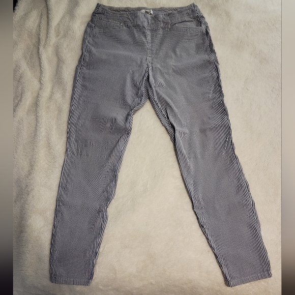 Calvin Klein Pants - 3/30 Size M Calvin Klein blue and white pin stripe pants